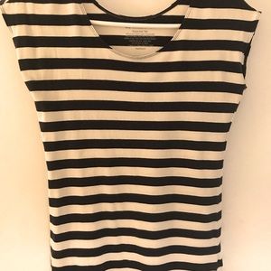 Decollection medium navy and cream Tshirt